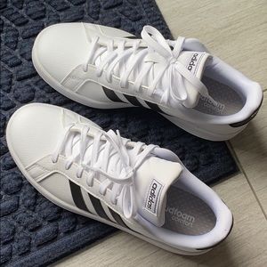 Adidas grand court sneaker